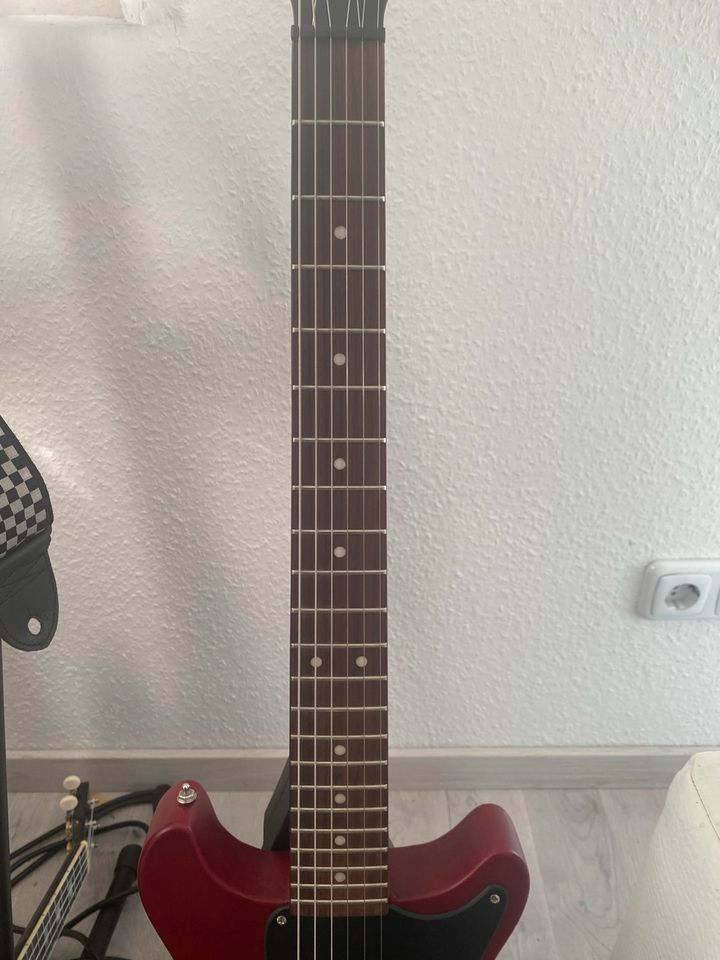 Vintage V130 (Nachbau Gibson Les Paul Junior) E Gitarre in Düren