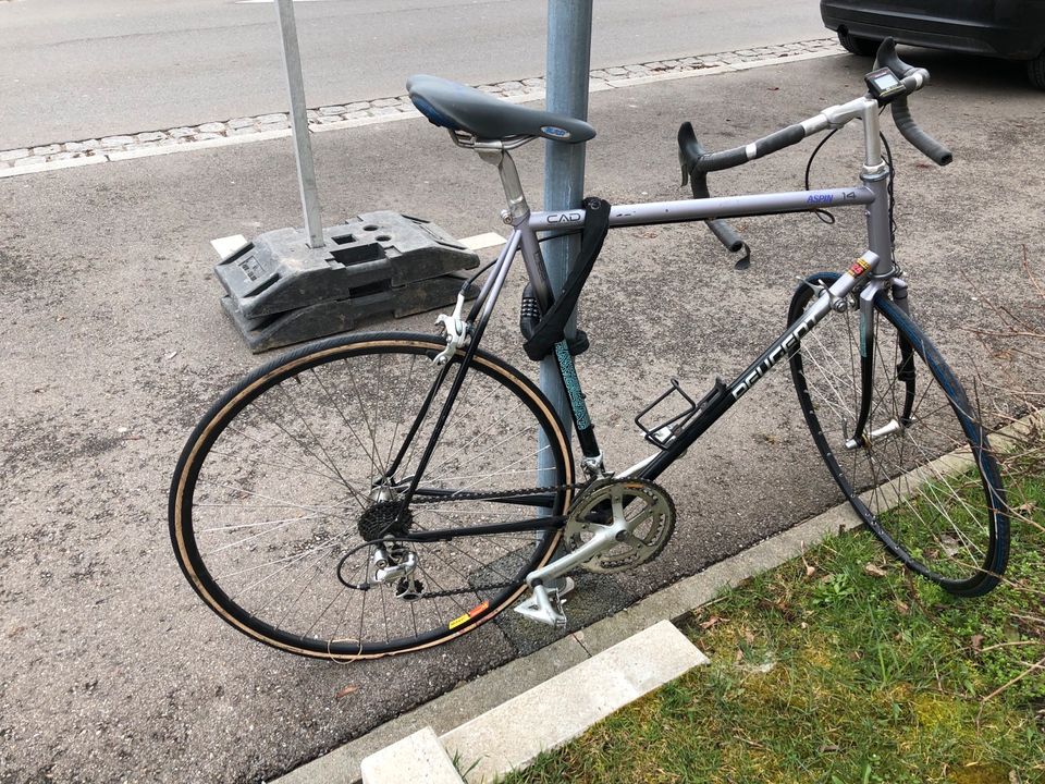 Peugeot Rennrad in Tübingen