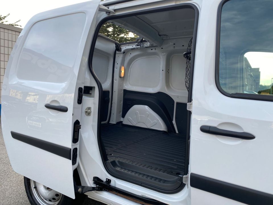 Renault Kangoo dCi 90 AUTOMATIK,KLIMAANLAGE,LEITERKLAPPE in Oberhausen