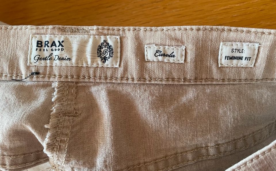 Brax Carola Sport Feminine Fit Gr. 40 Jeans Hose Beige in Duderstadt