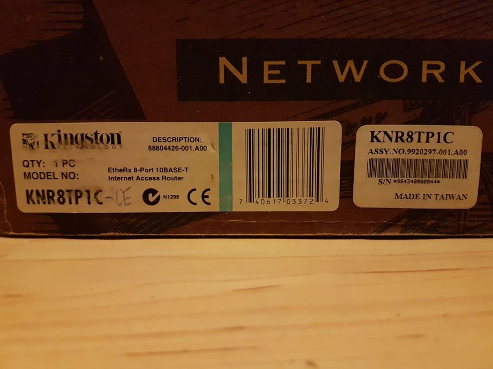 Kingston KNR8TP1C 8 Port Router in Kleinostheim