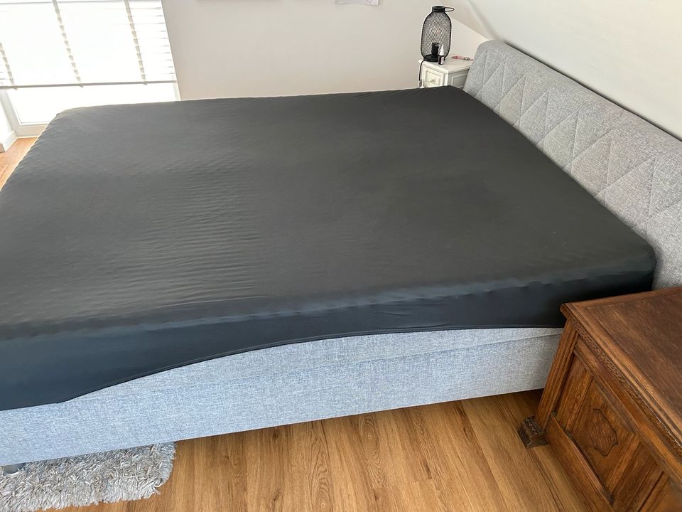 Boxspringbett in Laatzen