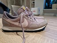 Nike Air Sneakers Damen 40 Hessen - Kirchhain Vorschau