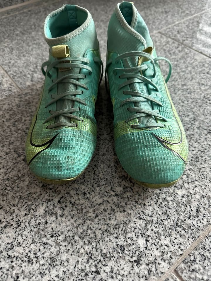 Kinder Fußball Schuhe von Nike in Oberhausen