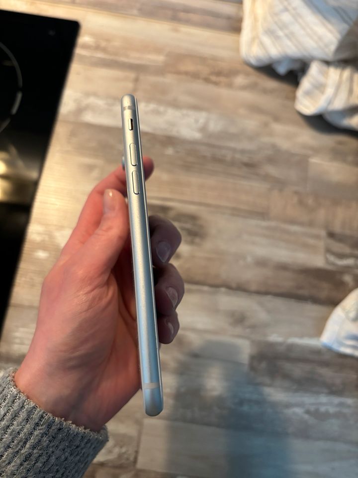 iPhone 8 weiß 256gb in Oberhausen