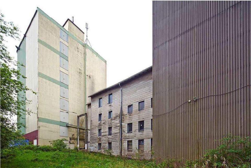 Ehemalige Mühle: Büro-/Wohngebäude, Produktionsgebäude, Silos sowie unbebautes Grundstück in Völklingen in Völklingen