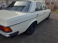 Mercedes W123 200d  TÜV/NEU Bj 1976 Baden-Württemberg - Immenstaad Vorschau