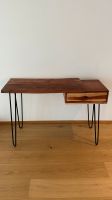Kleiner & stylischer Schreibtisch aus echtem Holz 110×43,5 Frankfurt am Main - Bornheim Vorschau