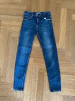 ♥️ BERSHKA Jeans Skinny Gr. 36 blau w. neu Push up Nordrhein-Westfalen - Königswinter Vorschau