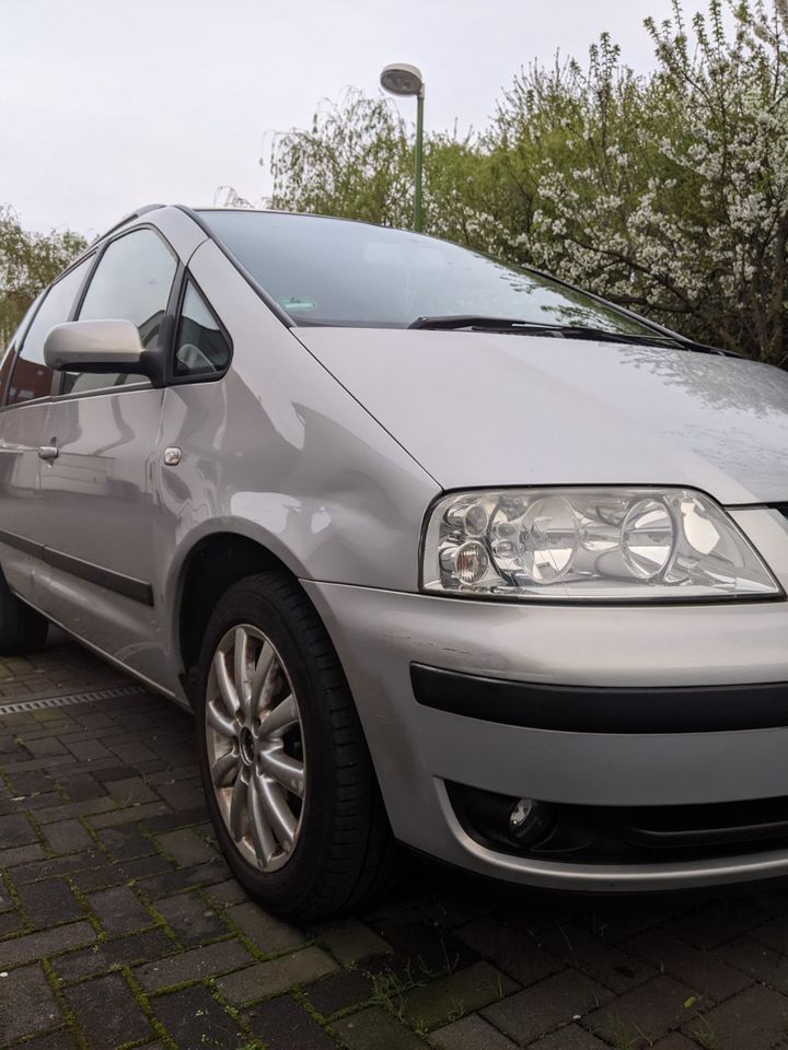 VW Sharan 1.9 TDI fahrbereit 2. Hand Panorama MultiLenkrad Euro 4 in Essen