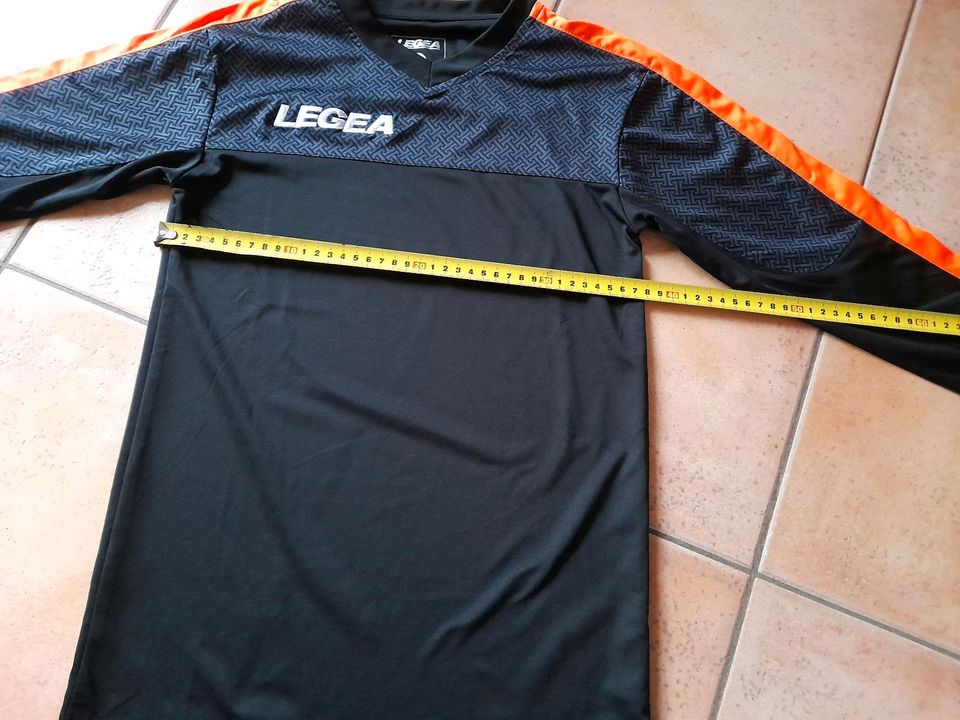 Nike/LEGEA Fußballshirt/Trainingsshirt/Pullover Gr.164 in Ehra-Lessien