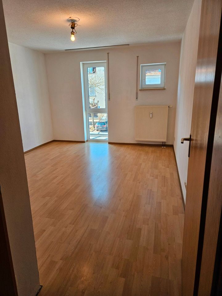 Helle 3 Zimmer Wohnung nähe Regensburg, Neutraubling zu verkaufen in Neutraubling