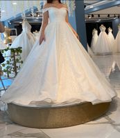Wunderschönes Hochzeitskleid / Brautkleid mit Schleier Mitte - Wedding Vorschau