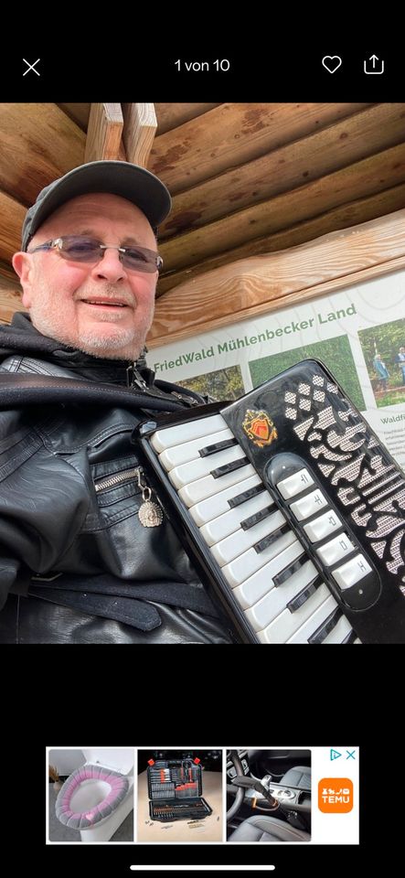 Live Musiker Sänger Akkordeonspieler Alleinunterhalter DJ Berlin in Berlin