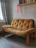 80er Jahre 2-Sitzer Sofa/Couch Samt Retro Holzgestell Leipzig - Leipzig, Zentrum-Ost Vorschau