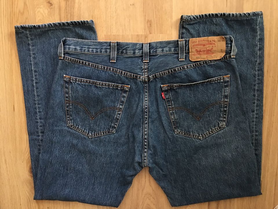 Levi's 501 Herrenjeans Knopfleiste in Halberstadt