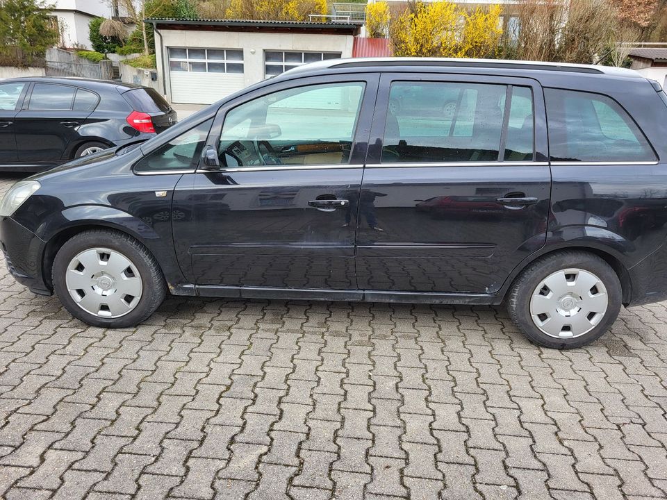 Opel Zafira 2.2 direct Edition *Panoramadach in Kelheim