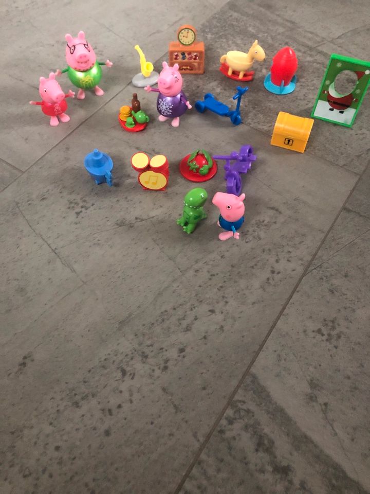 Peppa Wutz Figuren mit viel Zubehör neu ! in Naumburg (Saale)