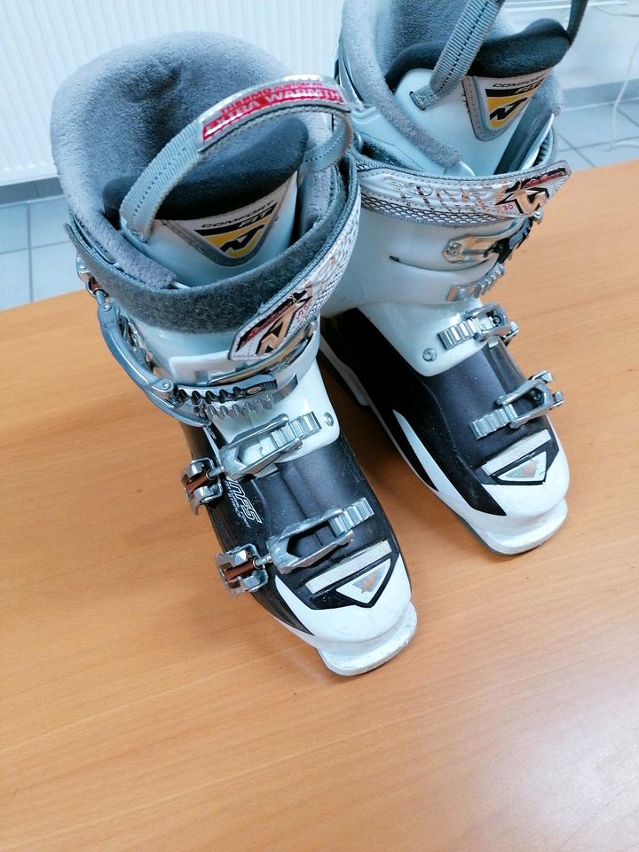 Ski Schuh 39 atomic in Brüggen