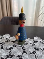 Räuchermann Polizei Pickelhaube  Holzfigur Figur Erzgebirge DDR Wandsbek - Hamburg Eilbek Vorschau