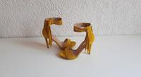 Neue Guess High Heels Wildleder mit Fransen Neupreis 190€ Baden-Württemberg - Hohentengen Vorschau