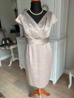Elegantes, festliches Kleid von Apart Glamour in Gr. 42 Niedersachsen - Hemmingen Vorschau