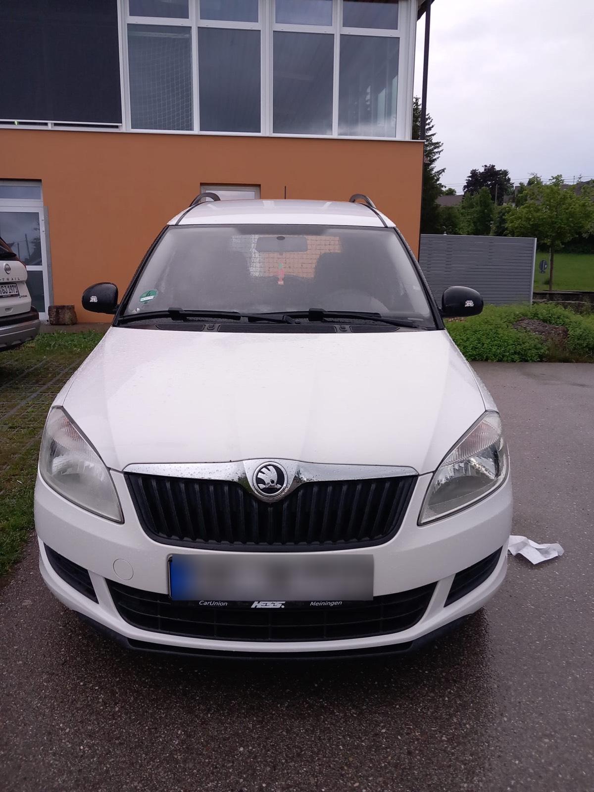 Abbildung des Autos Skoda Praktik Top Zustand