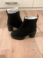 Boots mit Absatz schwarz neu Bremen - Vegesack Vorschau