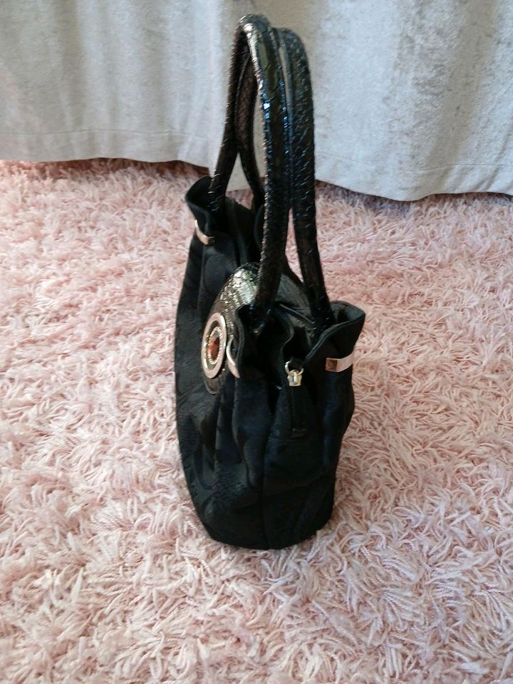 Damen Handtasche neu schwarz in Meldorf