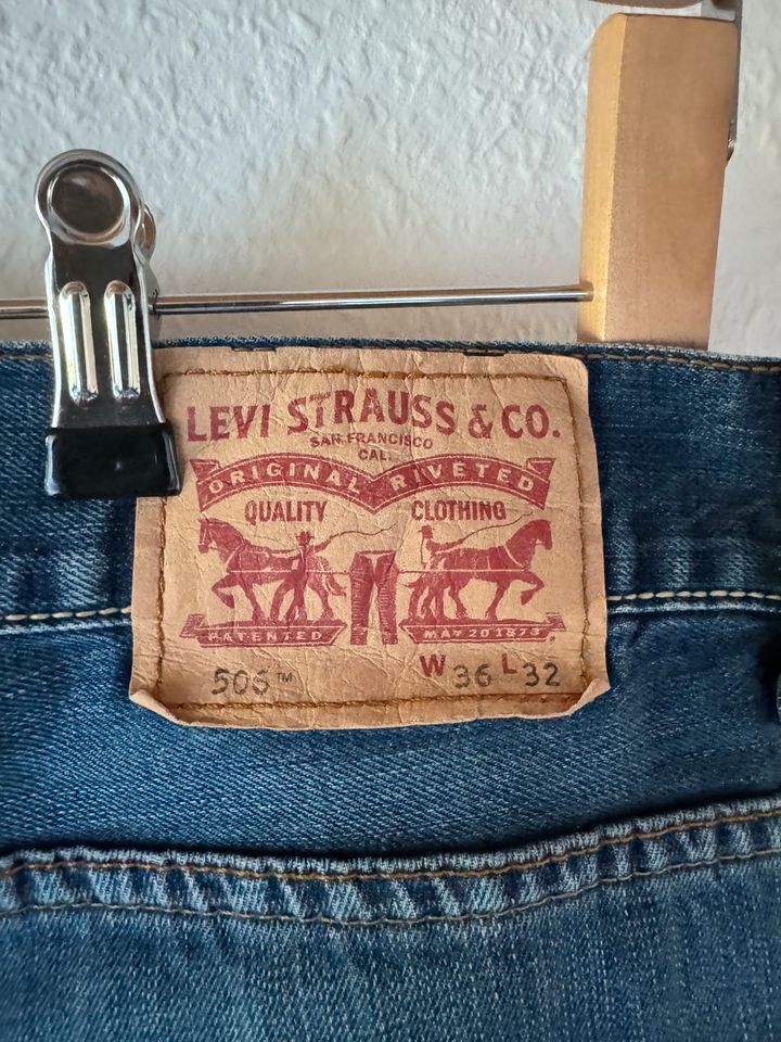 Hose Levi’s 36/32 in Ravensburg