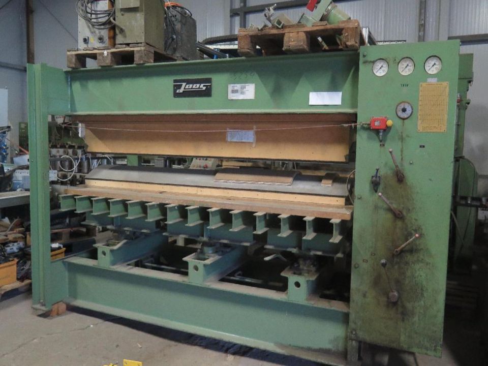 Furnierpresse Joos Formteilpresse  Pressfläche 2500 x 1100 mm in Barntrup