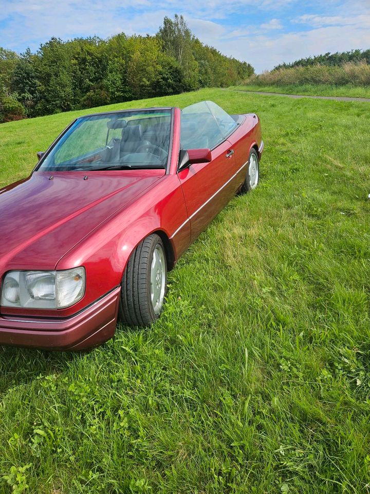 Mercedes E 220 Cabriolet in Wohratal