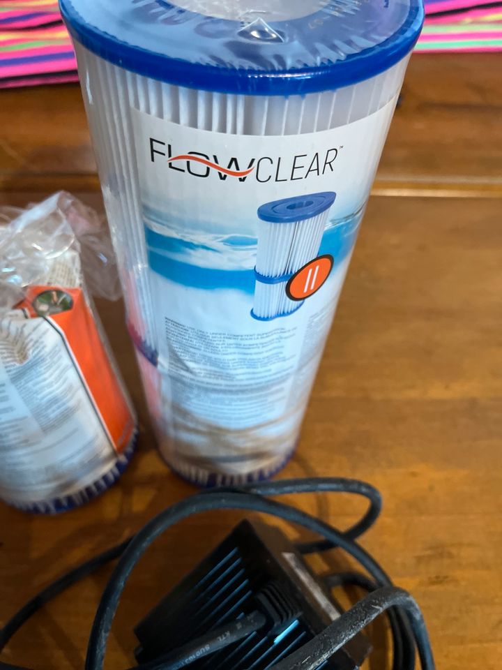 Pool Bestway flowclear Pool Filter/pumpe 40w Garten mit Filter in Willstätt