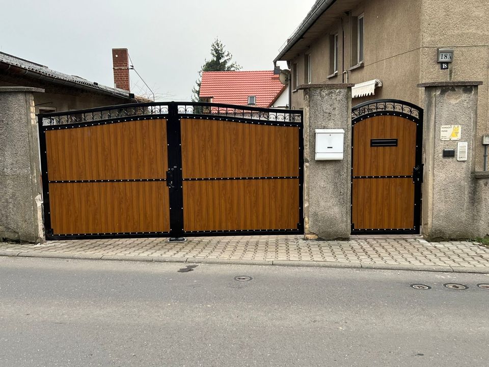 Tor mit Kunststofffüllung / auch elektrisch / Hoftor mit Füllung in Halle