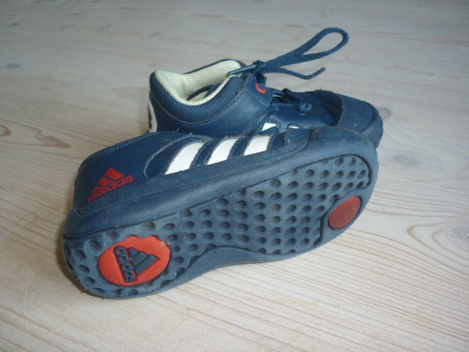 Adidas Baby Schuhe Gr 21 in Berlin