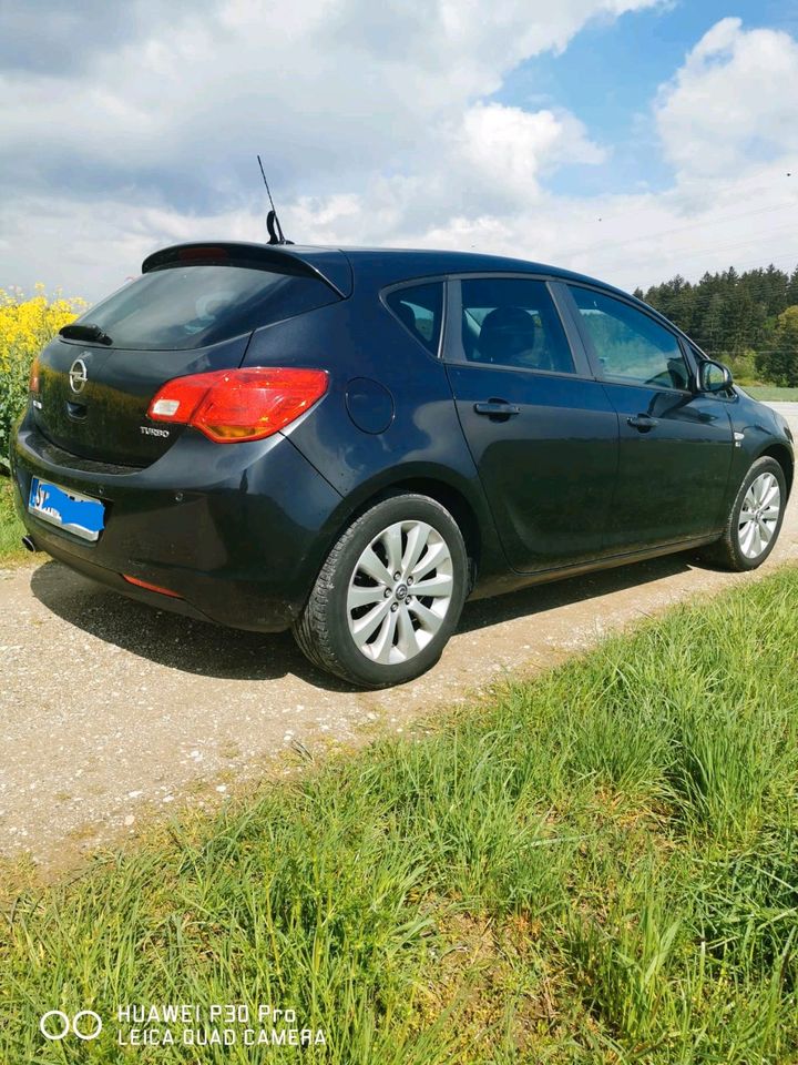 Opel Astra J 1.4 Turbo in Gilching