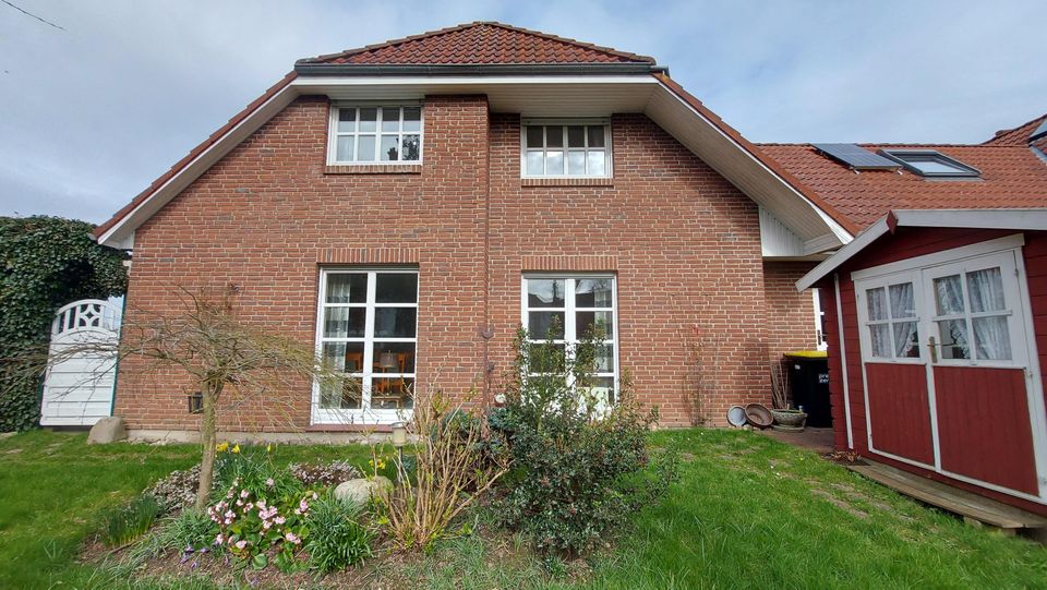 Modern gestaltetes Einfamilienhaus mit bodentiefen Fenstern in zentraler Lage von Eckernförde! in Eckernförde