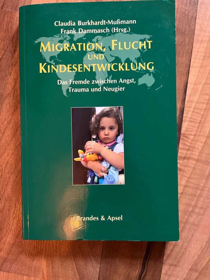 Fachbuch: Migration, Flucht und Kindesentwicklung in Hannover