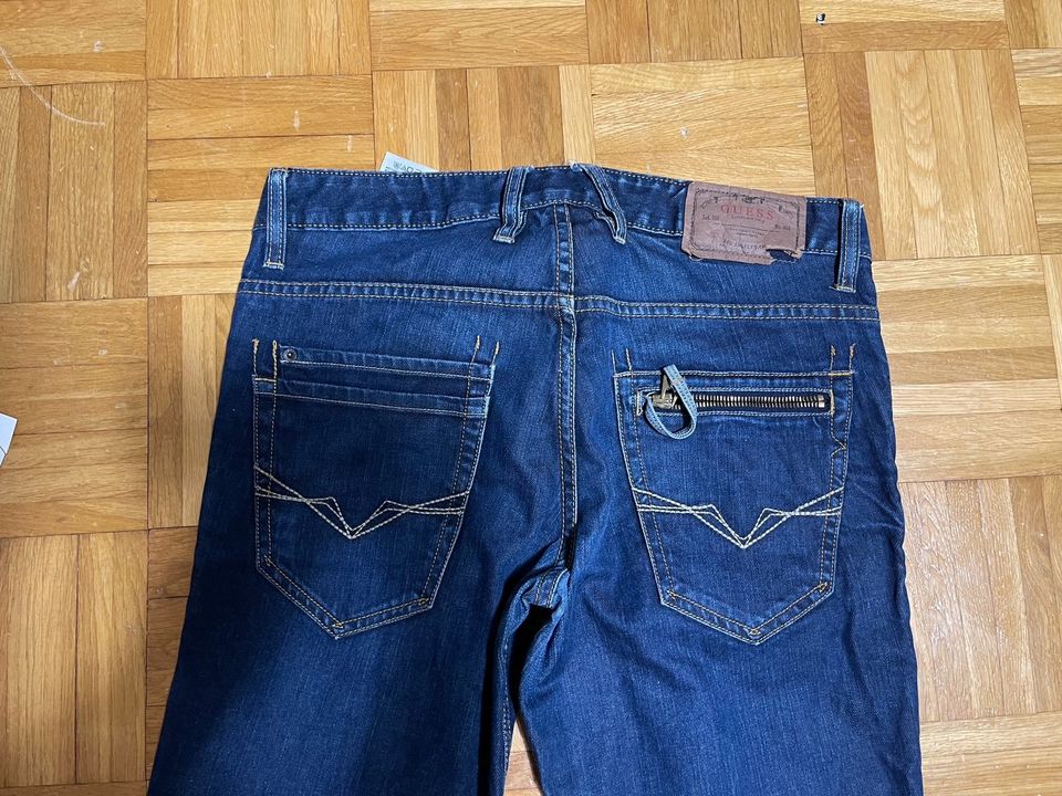 Guess Herren Jeans 30/34 dunkelblau in Berlin
