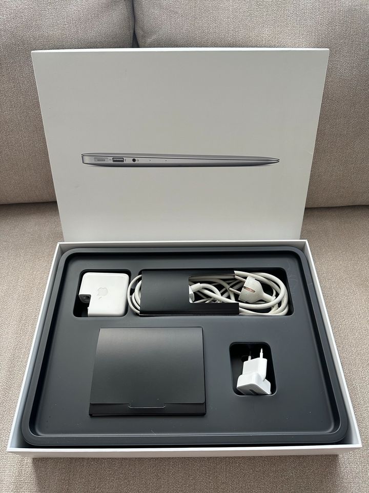 MacBook Air 13“ Anfang 2014, 128GB, 1,4 GHz Intel Core i5 in Sontheim