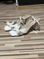 Offene Absatzschuhe mit Schleife Bayern - Weitramsdorf Vorschau