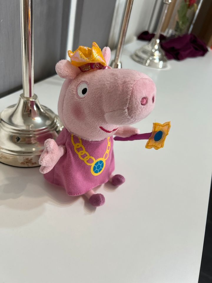 Peppa Wutz Kuscheltier neu mit etikett in Bad Berleburg