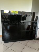 Schwarzes Sideboard / Kommode mit Glasfront Hessen - Dreieich Vorschau