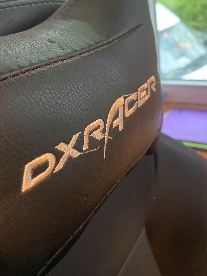 DXRacer Gaming-Stuhl kaum benutzt und wie neu in Hamburg