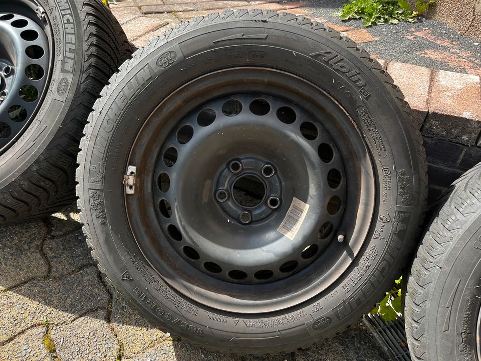 4 Winterreifen Michelin 185/60/R15 - alle 6mm Restprofil in Wissen