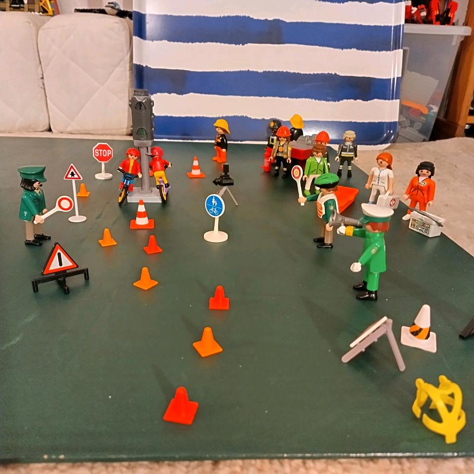 Playmobil tragbare Polizeistation, Tresor,Verkehrsschule, Rettung in Wiesbaden