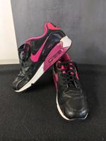Nike Air Max Damen sehr guter Zustand Größe 38 Hessen - Lahnau Vorschau