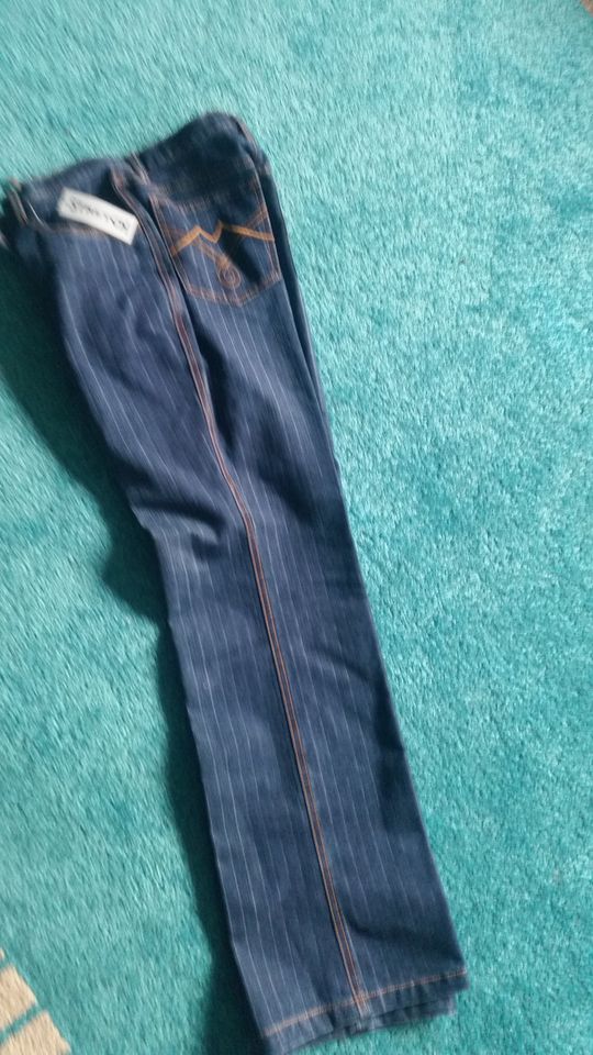 neue ungetragene Jeans mit Nadelstreifen in Philippsburg