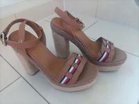 Tommy Hilfiger Plateau Sandalen/ braun/ Top Zustand Wandsbek - Hamburg Sasel Vorschau