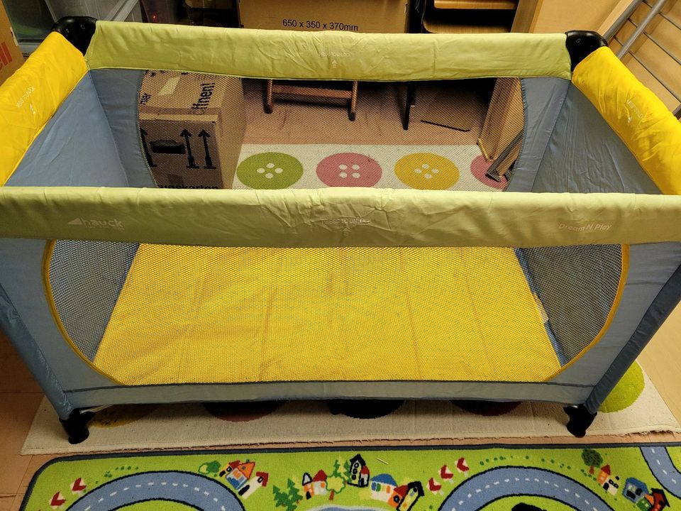 Hauck Reisebett Kinderbett mit Matratze in Kelkheim